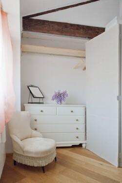 armchair & dressing table